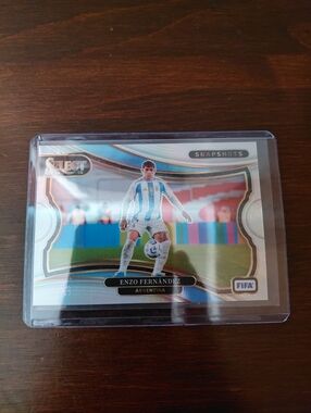 Select Snapshots Enzo Fernández FIFA Soccer Card - SILVER